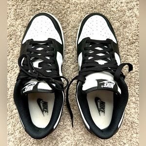 Nike Dunk Low Retro
White Black Panda (2021) (Women's)